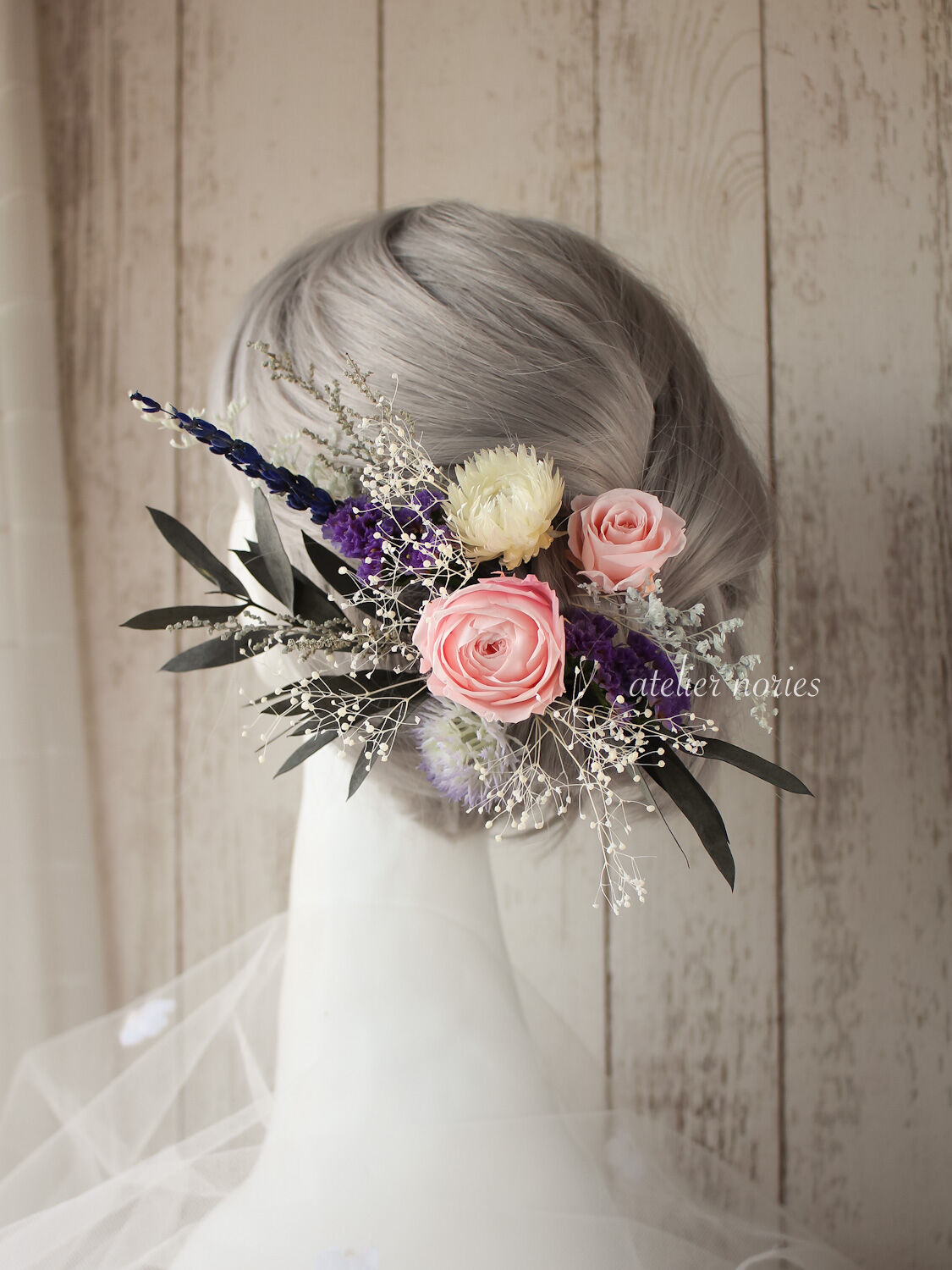 ジュリー アネモネとプリザーブドフラワーのクラッチブーケ ブトニアの