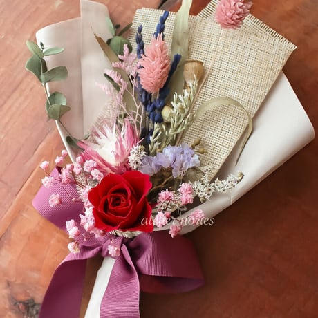 エレーヌ　プリザーブドフラワーとドライフラワーの花束（S)サイズ　韓国風ラッピングで華やかに。母の日の贈り物に、プレゼントに、頑張っている自分へのご褒美に