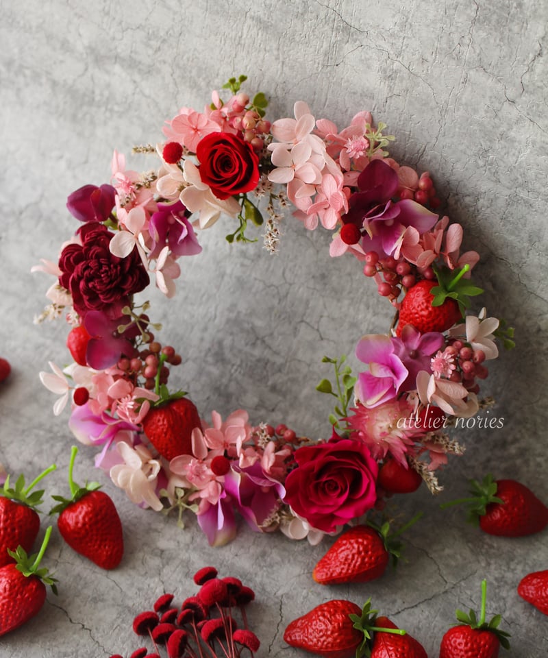 フィリッパ プリザーブドフラワーとイチゴのリース（S) 母の日の贈り物