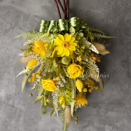 右側のスワッグ/50cm/オレゴンモミとレモンユーカリswag/銀世界/スワッグ 動画レッスン ユーカリスワッグ〈ハーフムーン〉 | フラワーショップ