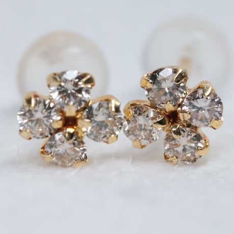 【工房応援価格】18金イエローゴールド 四葉のクローバーホワイトダイヤモンド 0.24ct ピアス