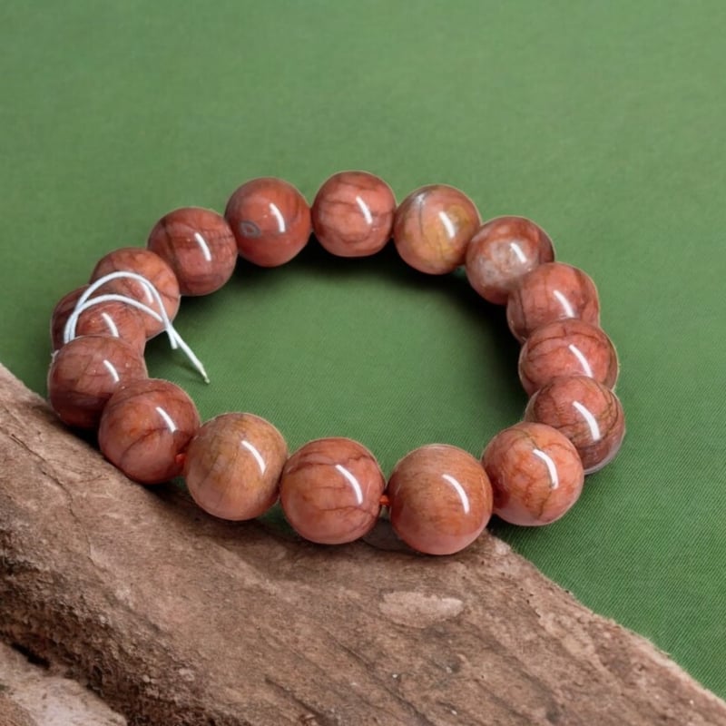 パワスポ巡りストーン】赤き情熱の針舞う石 水晶と赤い針状結晶が  