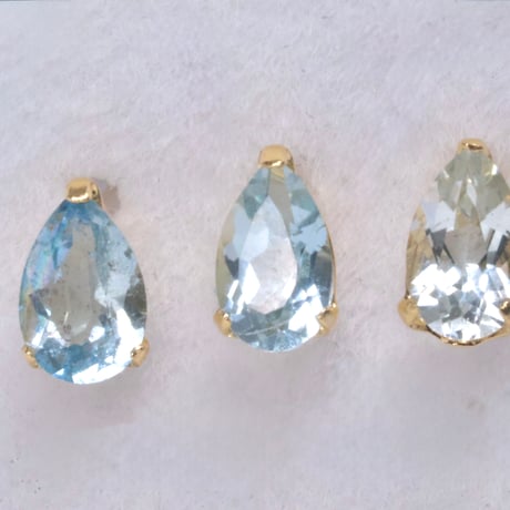 ［ピアス］K18YG　アクアマリン　ペアシェイプ　3x5mm　0.4ct