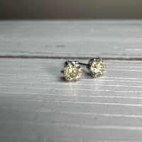 ［ピアス］【工房応援価格】ペールレモンカラー　PT900 刻印有り ダイヤモンド 0.44ct