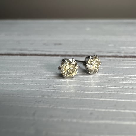 新作アマゾナイトと水晶ダブレット銀箔入Wフラワーカービングピアスチャーム 新作アマゾナイトと水晶ダブレット銀箔入Wフラワーカービング