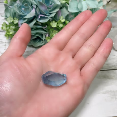 青い海の守護　ラフカット アクアマリン タンブル 6.2g