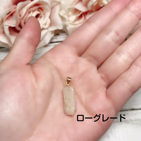 愛の雫　モルガナイト　ペンダント