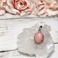 ケース入り【愛情・癒し・希望】ピンクオパール　オーバル　ペンダントトップ 16×12mm