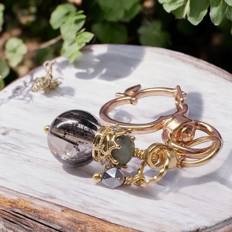 【2way健康を引き寄せる ブラックトルマリンとエメラルドの王冠ペンダント