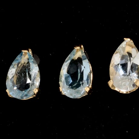 ［ピアス］K18YG　アクアマリン　ペアシェイプ　3x5mm　0.4ct