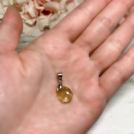 ［ペンダント］太陽の輝き　ゴールデンルチル