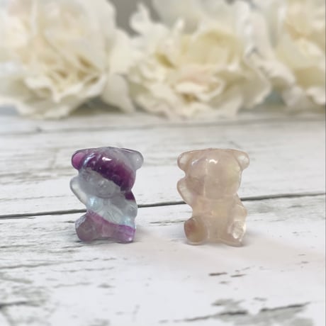【彫刻】心をクリアにする　フローライトビーズ　熊 17.5×14mm