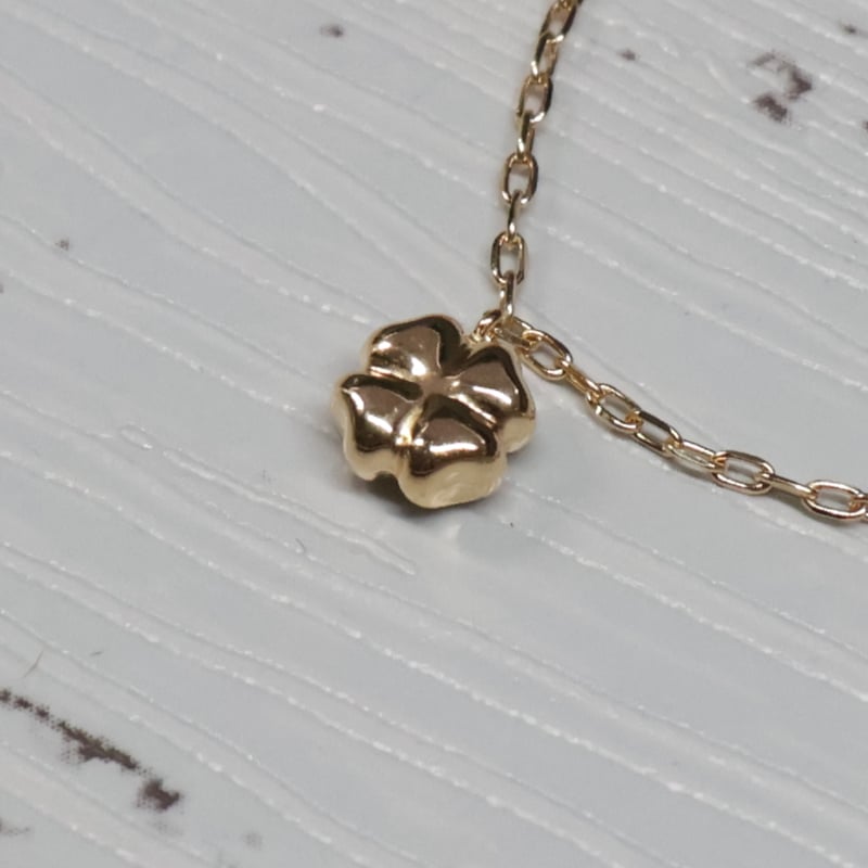 クローバー型ゴールドブレスレット 数量限定】ジルコニアクローバーブレスレット | AZUR Tokyo