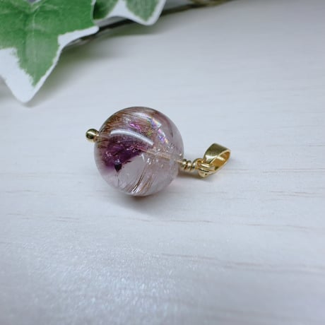 虹入り エンジェルフェザーカコクセナイト12.5mm～天使の羽が舞う神秘の紫水晶～【ファイナルグレード】【人気の1粒ペンダント】k24gp  45cmチェーン付き