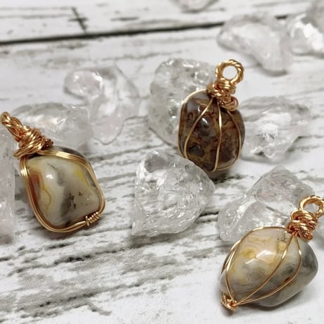 Kaya様✴︎バリサイト&グレーバンテッドアゲート＊チャーム CATEGORY アゲート | pundarika