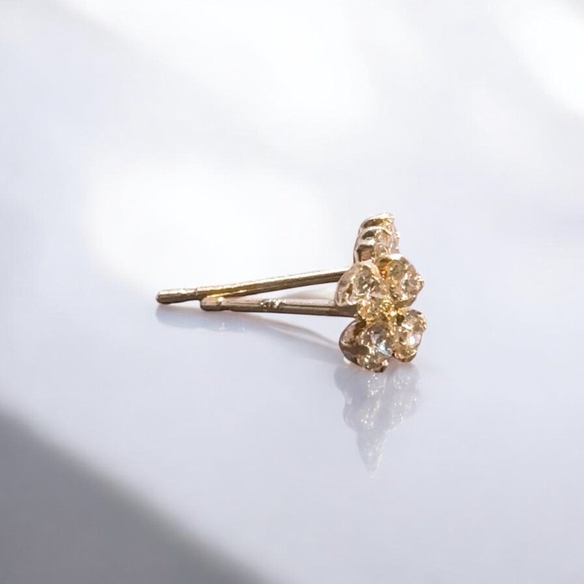 工房応援価格】18金イエローゴールド 四葉のクローバーホワイト