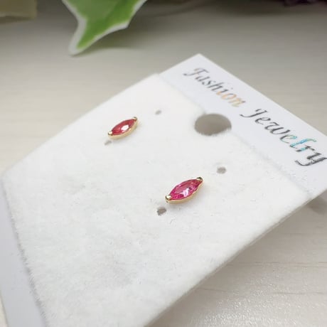 ［ピアス］18金 情熱と自己成長を呼び覚ます魔法の石　アヤナスピネルピアス 計0.2ct
