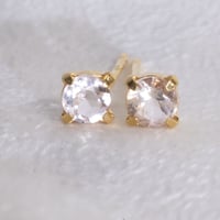 ［ピアス］K18イエローゴールド　ゴシェナイト（モルガナイト）3.5mm0.2ct
