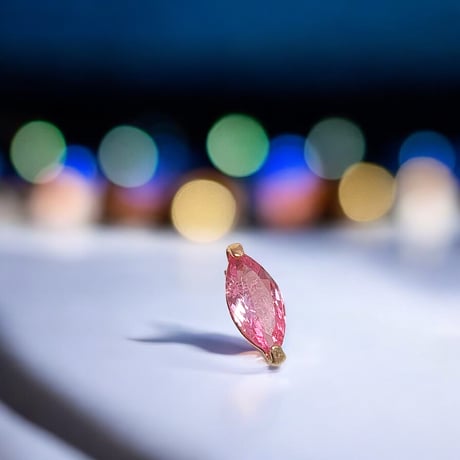 ［ピアス］18金 情熱と自己成長を呼び覚ます魔法の石　アヤナスピネルピアス 計0.2ct