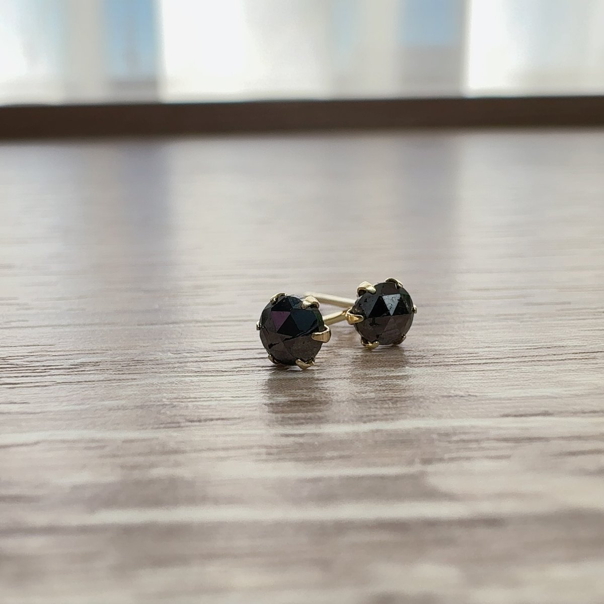 ピアス］K18YG ブラックダイヤモンド 0.4ct | pundarika