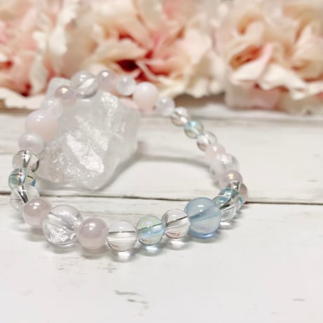心の潤いと愛の輝き　ウォーターアクアマリンとピンクオパールのブレスレット