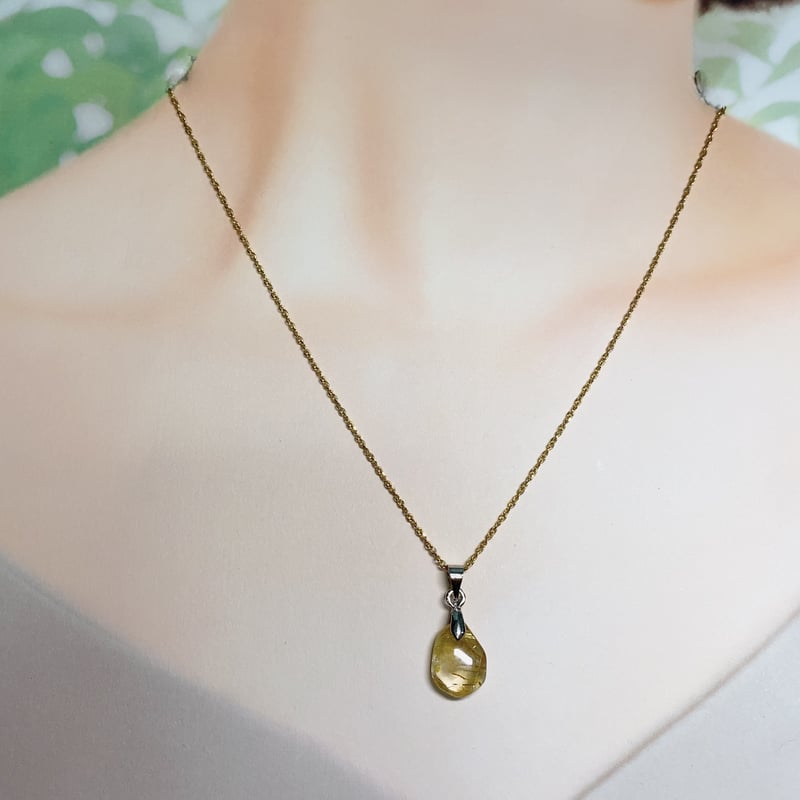 ゴールドルチルペンダントトップ ⭐︎【天然】ゴールド ルチル クオーツ ペンダントトップ k18 1.5g