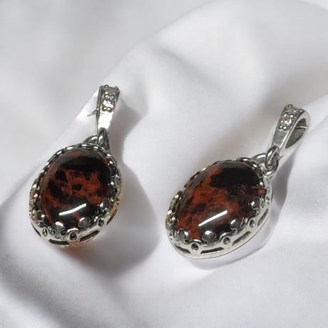 ［ペンダント］北海道鉱山産出　ヴァーミリオンオブシディアン