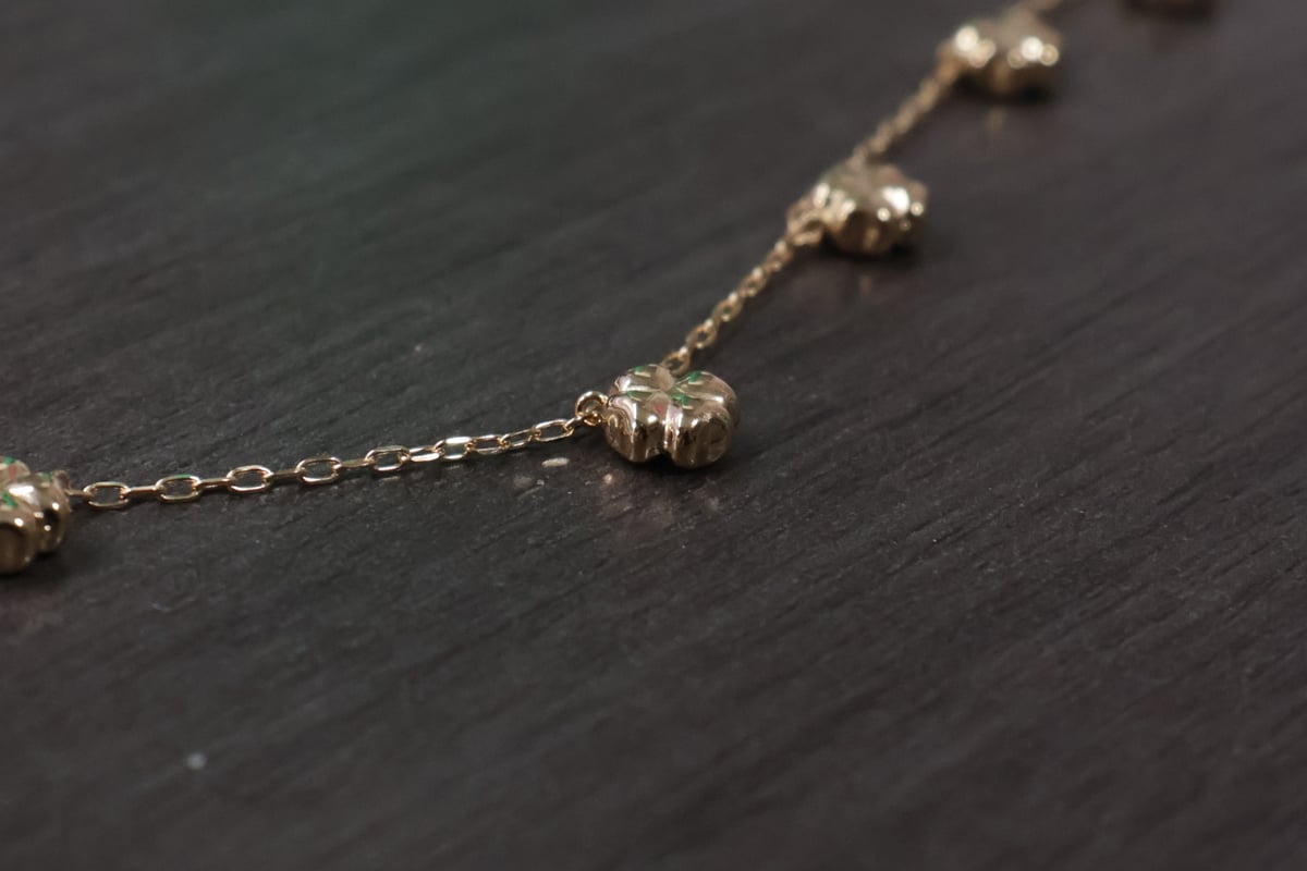 ブレスレット］幸運を呼ぶクローバーモチーフ k18イエローゴールド