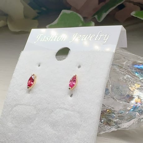 ［ピアス］18金 情熱と自己成長を呼び覚ます魔法の石　アヤナスピネルピアス 計0.2ct