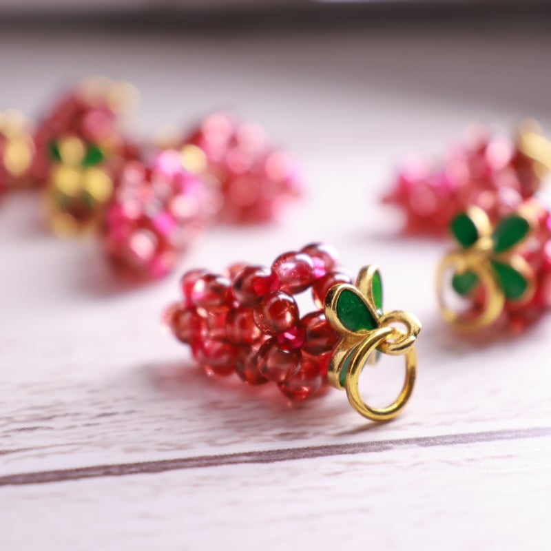 ペンダント］k18gp葡萄モチーフ ガーネット K18gp 葡萄モチーフ