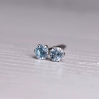 ［ピアス］工房応援企画　PT900　ブルートパーズ　ピアス