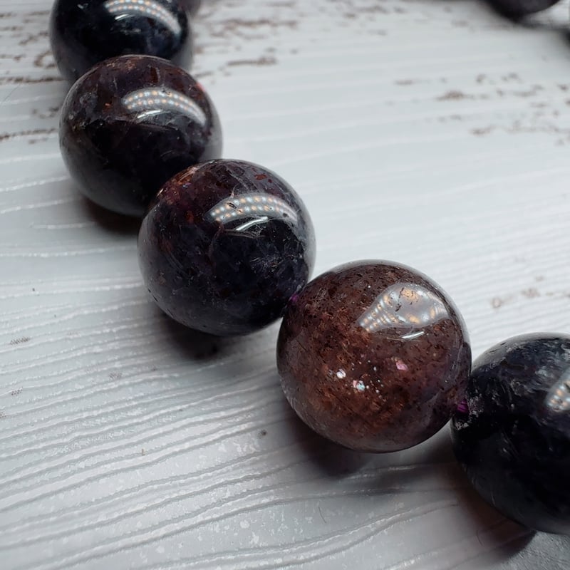 一点物　天然石　ハンドメイドブレス　アイオライト　サンストーン　ブラッドショット アイオライトサンストーン:ブラッドショット | pundarika