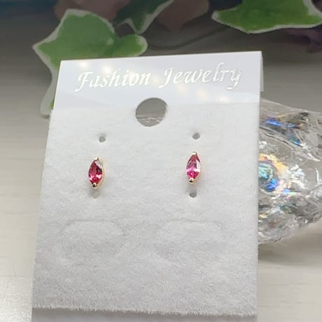 ［ピアス］18金 情熱と自己成長を呼び覚ます魔法の石　アヤナスピネルピアス 計0.2ct