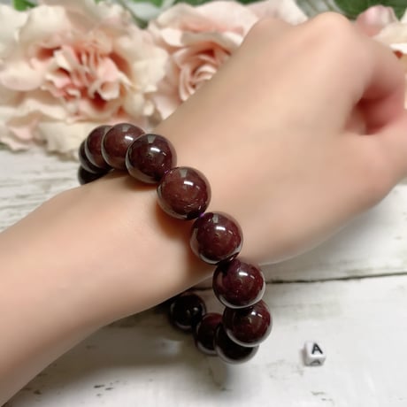 A 情熱の星の輝き　スターガーネット 13mm 内径約17cm