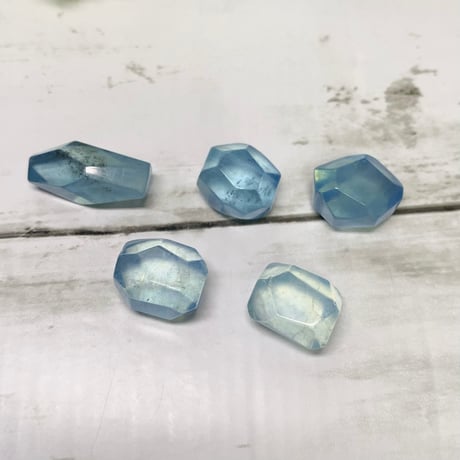 青い海の守護　ラフカット アクアマリン タンブル 中3.7～4.1g