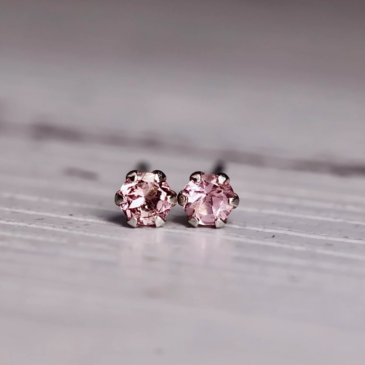 Pt900ピンクトルマリン•スーパーキュービックピアス　新品未使用品 ピアス］工房応援企画 PT900 ピンクトルマリン ピアス | pundarika