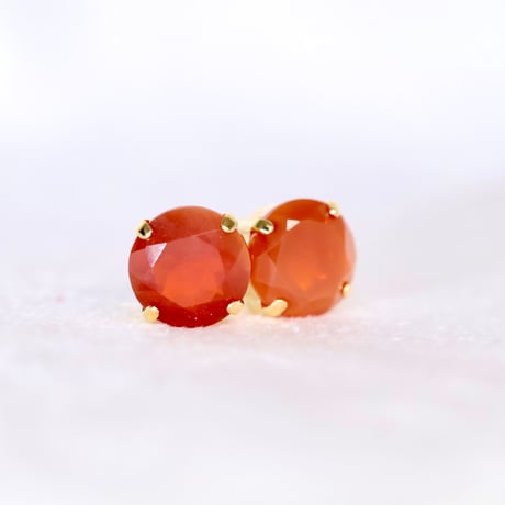 ［ピアス］K18イエローゴールド　大粒1ct ファイアーオパール（赤系）　6mm