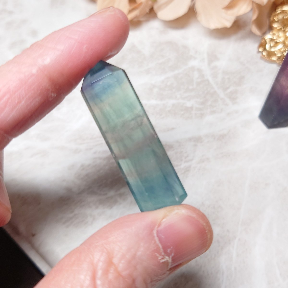 創造力を解放する六角柱フローライトポイント40~50mm | pundarika