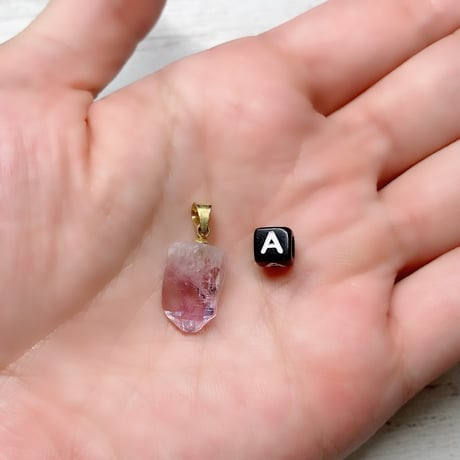 【超レア】【ケース入り】希少鉱山　K18gp 聖なる神秘の光　ベラクルス産アメジスト　ケース入り