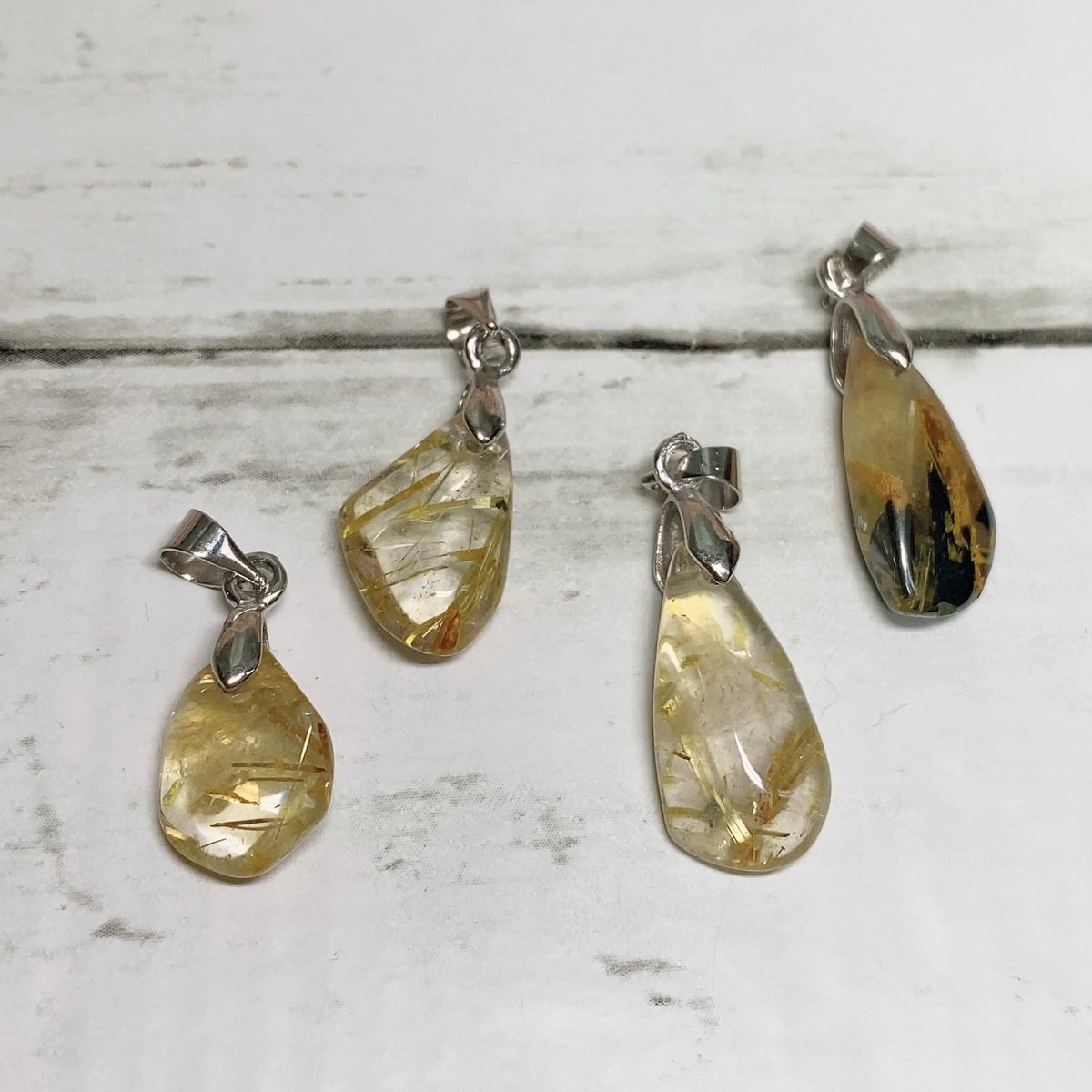 太陽の輝き ゴールデンルチル ペンダントトップ | pundarika