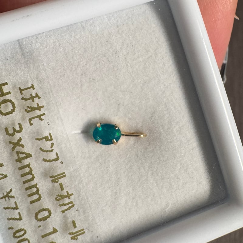 K18YG ペンダント エチオピアンブルーオパール オーバルカット3x4mm