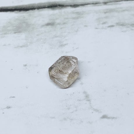 【ポリッシュ】新たな未来を切り拓く　オイルインクォーツ　9×7×3mm