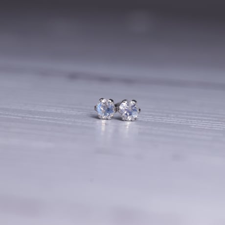 ［ピアス］工房応援企画　PT900　ムーンストーン　ピアス
