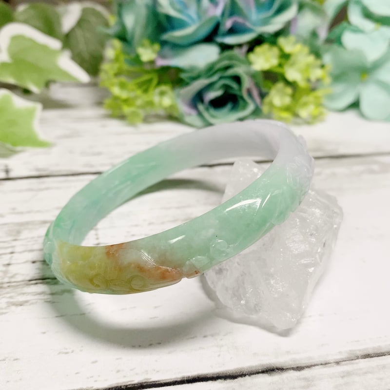 翡翠バングル グリーンのグラデーション 楽天市場】グアテマラ産 翡翠 ヒスイ バングル 一点もの 希少 ライト