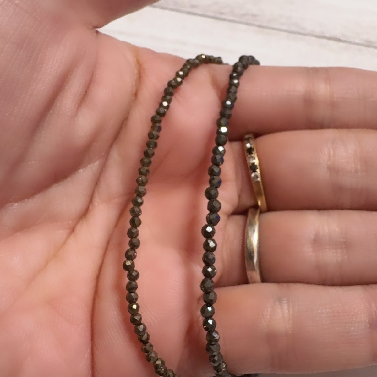 ブレスレット］ヘマタイト ダイヤカット2mm ステンレスチェーン