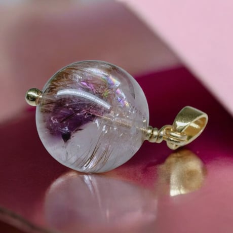 虹入り エンジェルフェザーカコクセナイト12.5mm～天使の羽が舞う神秘の紫水晶～【ファイナルグレード】【人気の1粒ペンダント】k24gp  45cmチェーン付き