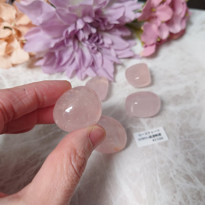 タンブル］虹入り・ハイクォリティ高透明度 ローズクォーツ Sサイズ