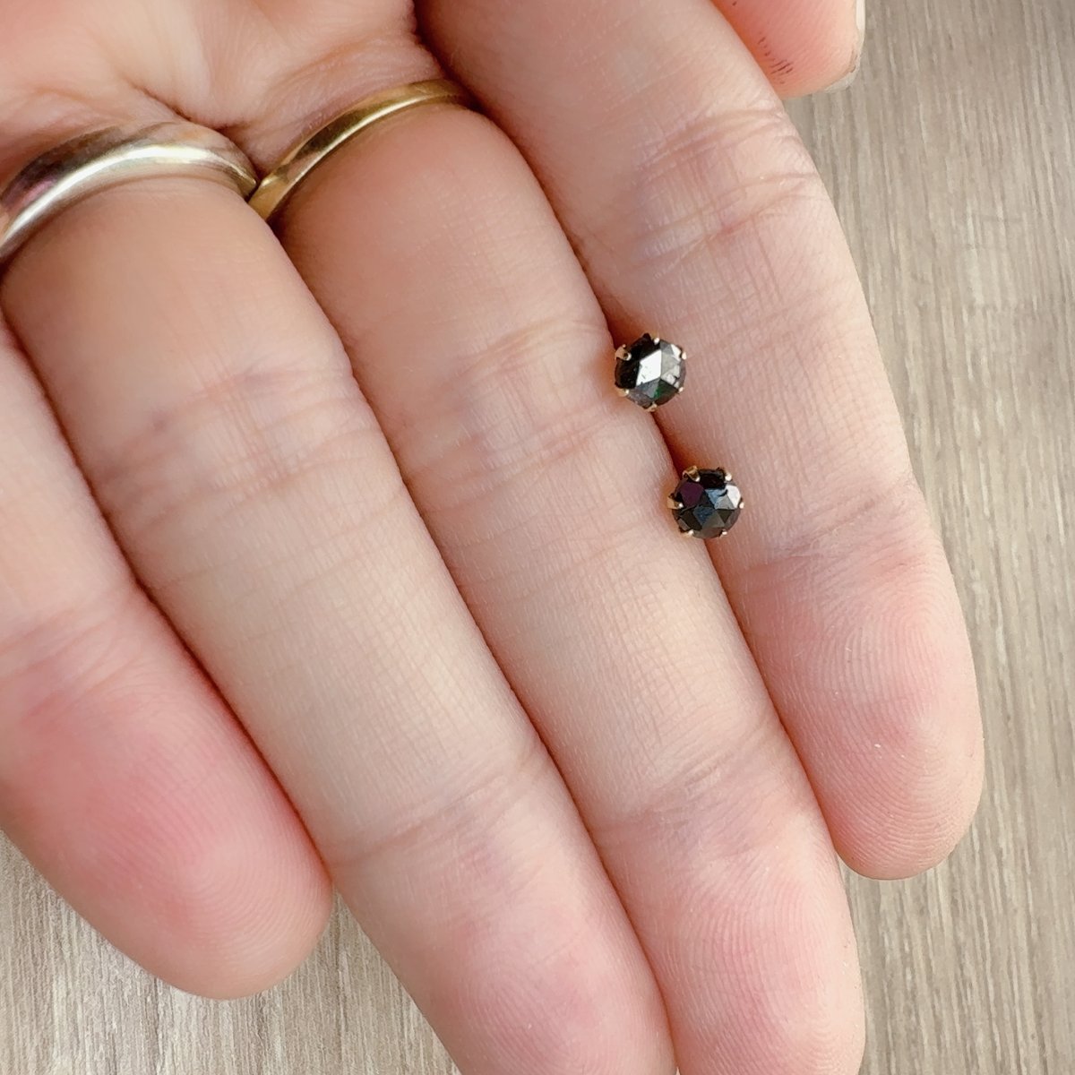 プラチナ　ブラックダイヤ0.4ctピアス プラチナ ブラックダイヤ0.4ctピアス PTブラックダイヤモンド