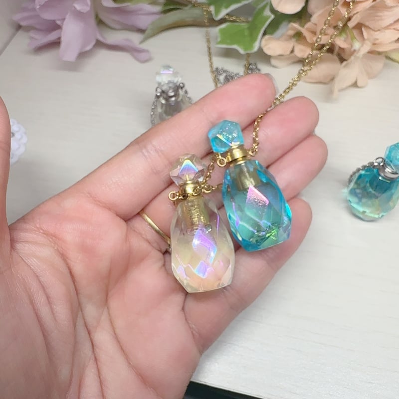 虹色オーラの水晶香水瓶 オーラクォーツ | pundarika