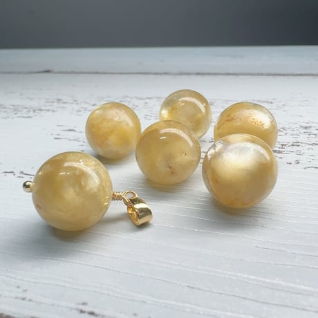 ゆりか⭐︎天然石 どっちが好きなの？